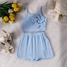 Cargar imagen en el visor de la galería, Crop liso con detalles de flor y short pollera
