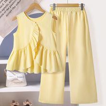 Cargar imagen en el visor de la galería, Blusa con volados y pantalón palazo a rayas
