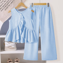 Cargar imagen en el visor de la galería, Blusa con volados y pantalón palazo a rayas
