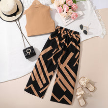 Cargar imagen en el visor de la galería, Crop beige y pantalón palazo con detalles negro
