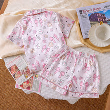 Cargar imagen en el visor de la galería, Camisa con short rosa tipo pijama con estampas
