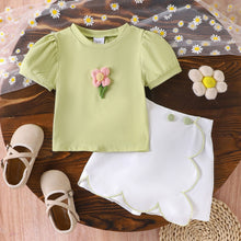 Cargar imagen en el visor de la galería, Blusa verde limón, bordado de flor y short pollera blanco
