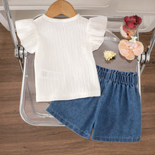 Cargar imagen en el visor de la galería, Blusa blanco y short jeans con bordados margaritas
