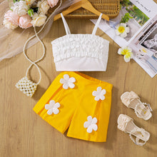 Carregar imagem no visualizador da galeria, Crop blanco con short cintura alta amarillo con margaritas

