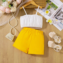 Carregar imagem no visualizador da galeria, Crop blanco con short cintura alta amarillo con margaritas
