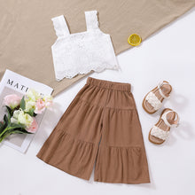 Carregar imagem no visualizador da galeria, Crop blanco de broderie y pantalón tipo palazo marrón

