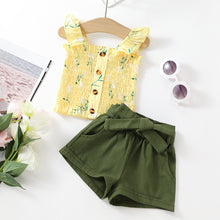 Carregar imagem no visualizador da galeria, Blusa engomado con estampas de flores y short con cinto
