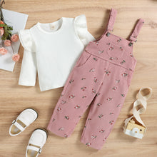 Cargar imagen en el visor de la galería, Blusa blanca con volados y jardinera corderoy con estampas de flores
