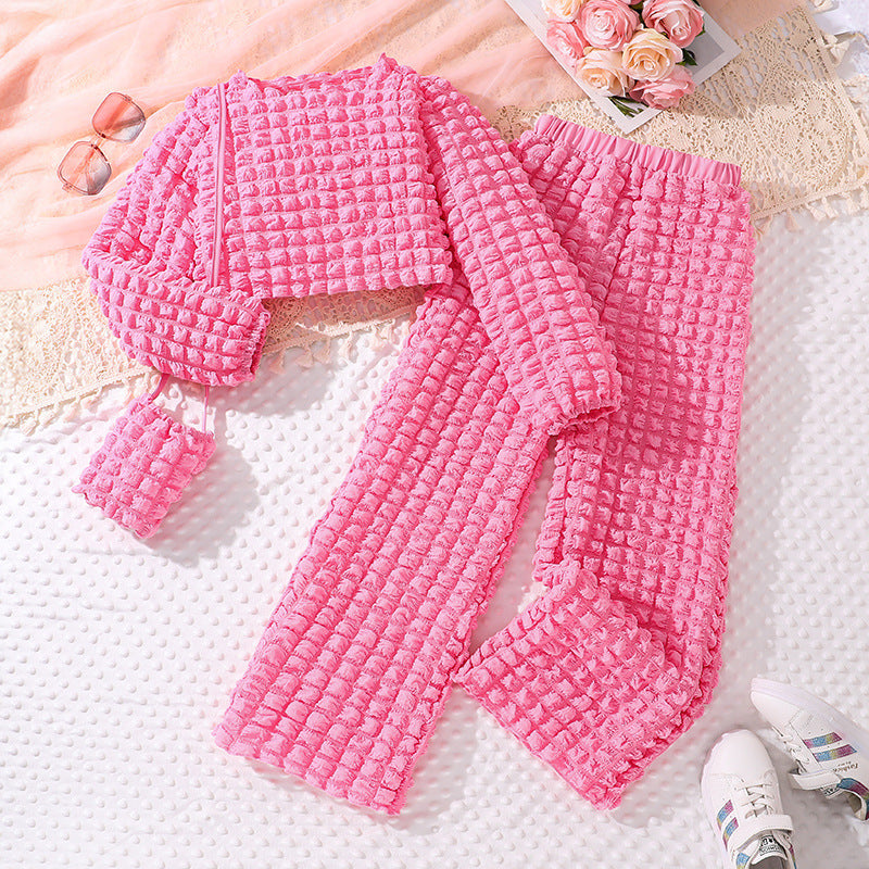 Abrigo tipo crop y pantalón pata ancha pink