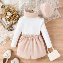 Cargar imagen en el visor de la galería, Blusa blanco con volados, short pollera, bufanda y boina beige
