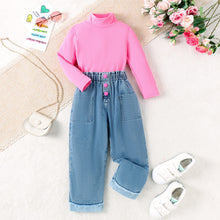 Carregar imagem no visualizador da galeria, Blusa cuello alto rosa y pantalón  jeans azul
