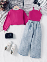 Cargar imagen en el visor de la galería, Crop top con abrigo pink fucsia y pantalón tipo jeans mom con estampas
