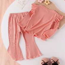 Cargar imagen en el visor de la galería, Blusa con volados y pantalón pata ancha salmón con flores
