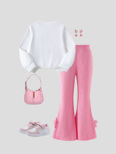 Cargar imagen en el visor de la galería, Abrigo blanco con flores y pantalón pata ancha rosa
