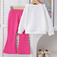 Cargar imagen en el visor de la galería, Abrigo blanco con flores y pantalón pata ancha pink con perlas
