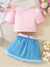 Cargar imagen en el visor de la galería, Crop top rosa y pollera con cinto
