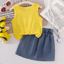 Carregar imagem no visualizador da galeria, Blusa amarillo y pollera jeans con detalles de margaritas
