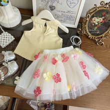 Cargar imagen en el visor de la galería, Blusa amarillo y pollera tipo tutu crema con flores
