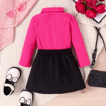 Cargar imagen en el visor de la galería, Blusa cuello alto pink y pollera negra tableada
