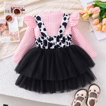 Cargar imagen en el visor de la galería, Blusa con volados y jardinera de Vaca con tutu negro
