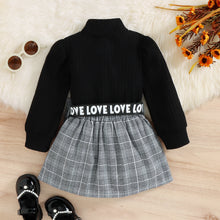 Cargar imagen en el visor de la galería, Blusa con cuello alto y pollera cuadrille gris con porchete
