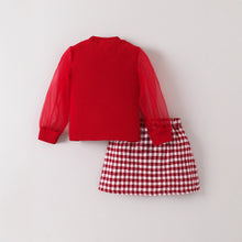 Cargar imagen en el visor de la galería, Blusa roja con mangas de tul y pollera cuadrille
