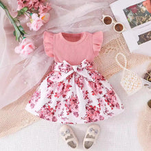 Carregar imagem no visualizador da galeria, Vestido rosa acanalado con estampa de flores y cinto

