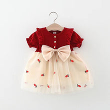 Carregar imagem no visualizador da galeria, Vestido bordo con volados y falda crema de tul con bordados de piñas
