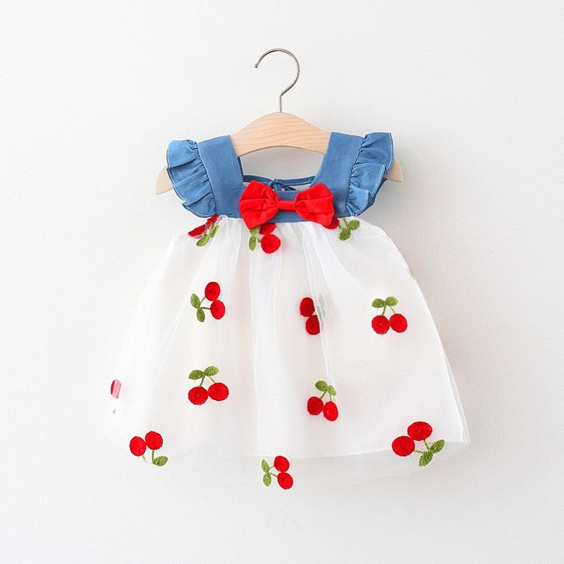 Vestido de tul con estampas de cerezas y detalle de jeans con volados