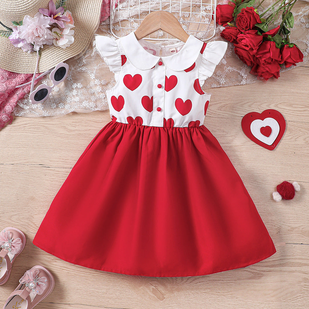 Vestido blanco con estampas de corazones y falda rojo