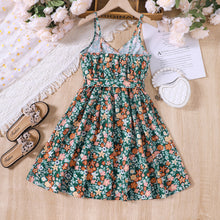 Carregar imagem no visualizador da galeria, Vestido verde con estampas de flores y cinto
