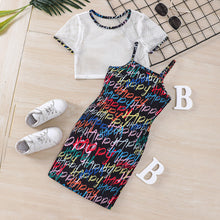 Carregar imagem no visualizador da galeria, Vestido negro con letras y crop top de red
