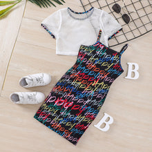 Carregar imagem no visualizador da galeria, Vestido negro con letras y crop top de red

