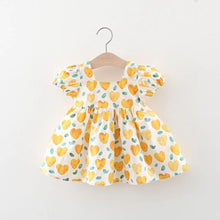 Cargar imagen en el visor de la galería, Vestido con estampas de corazones, mangas abullonadas y moño
