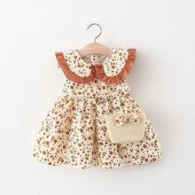 Carregar imagem no visualizador da galeria, Vestido crema con estampas de flores, volados marrón y cartera
