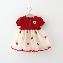 Carregar imagem no visualizador da galeria, Vestido bordo, falda de tul crema con bordados de frutillas
