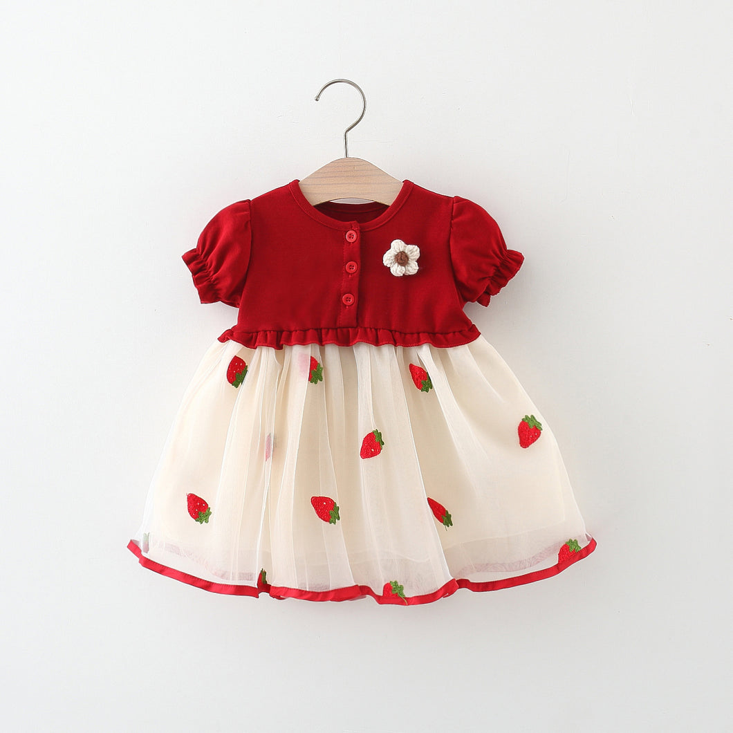 Vestido bordo, falda de tul crema con bordados de frutillas