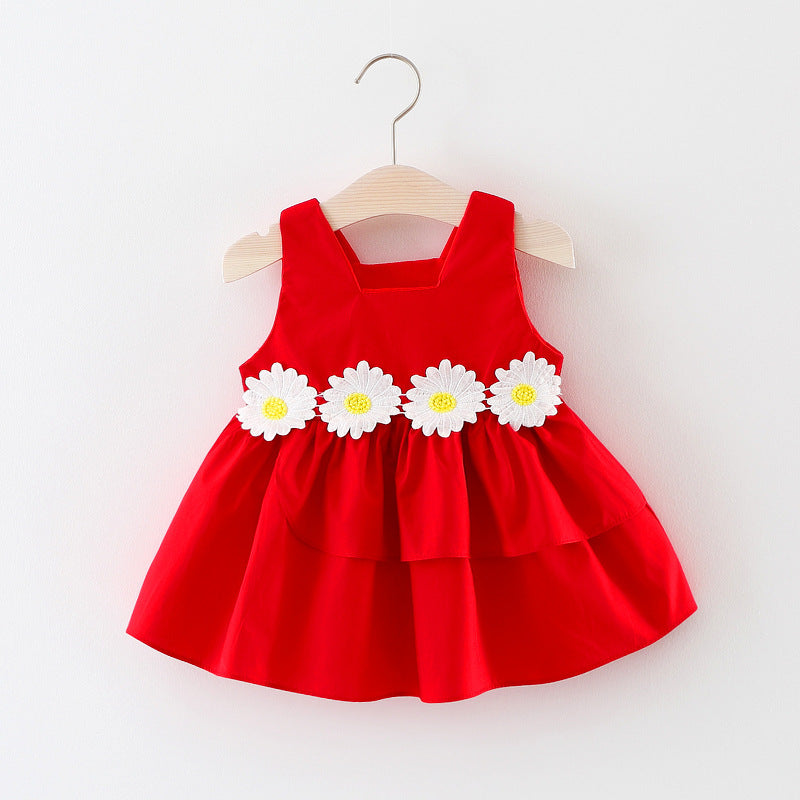 Vestido rojo escalonado con detalles de margaritas