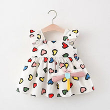 Cargar imagen en el visor de la galería, Vestido blanco con estampas de corazones coloridos y cartera de libélula

