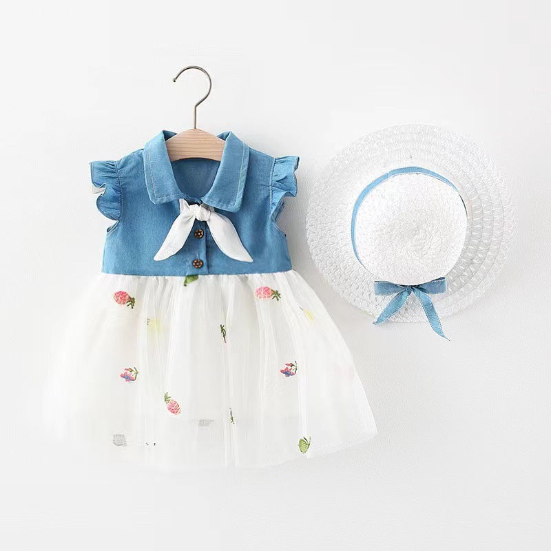 Vestido jeans con listón, falda de tul con estampas y sombrero