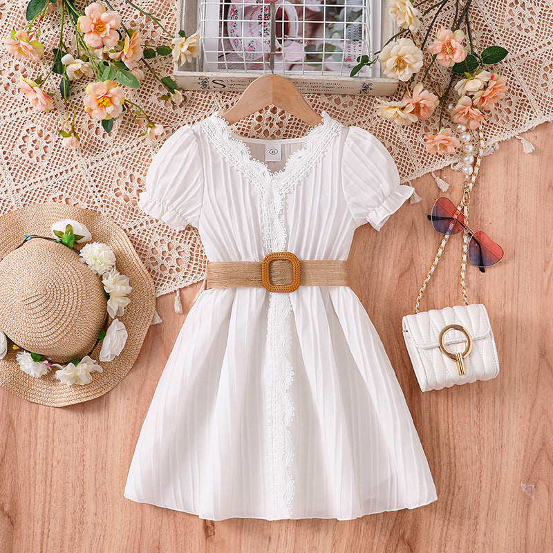 Vestido blanco con bordados y cinto