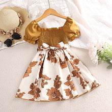 Carregar imagem no visualizador da galeria, Vestido engomado, falda con estampas de flores y cinto
