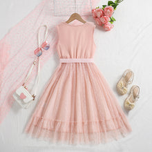 Carregar imagem no visualizador da galeria, Vestido rosa viejo con volado de tul y cinto
