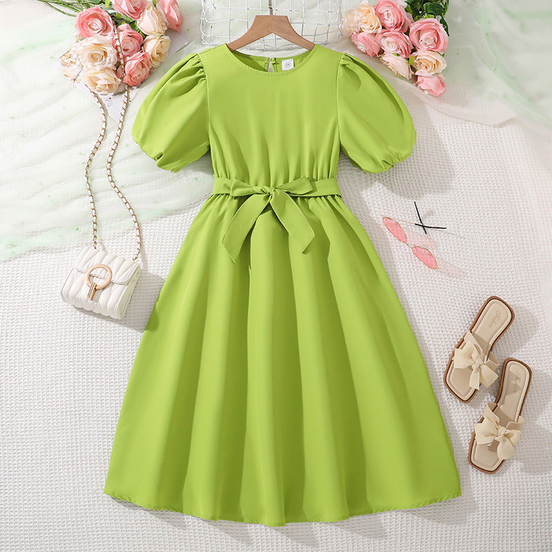 Vestido verde limón con mangas abullonadas y cinto