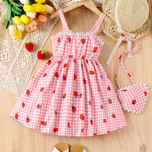 Carregar imagem no visualizador da galeria, Vestido cuadrille rosa con estampas de frutillas y cartera
