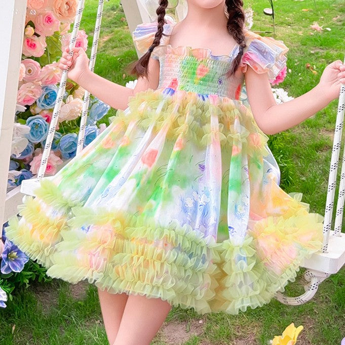 Vestido engomado colorido con volados y alas de mariposa con sombrero