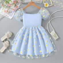 Carregar imagem no visualizador da galeria, Vestido celeste con tul y mangas de margaritas
