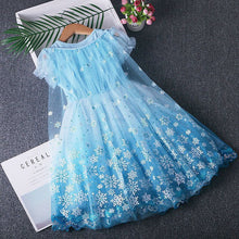 Carregar imagem no visualizador da galeria, Vestido celeste con lentejuelas, brillo y capa estilo Frozen

