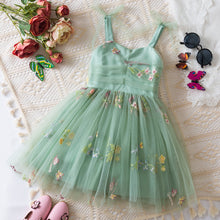 Carregar imagem no visualizador da galeria, Vestido de tul con bordados, engomado atrás
