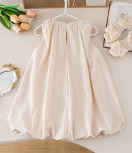 Carregar imagem no visualizador da galeria, Vestido crema con moños
